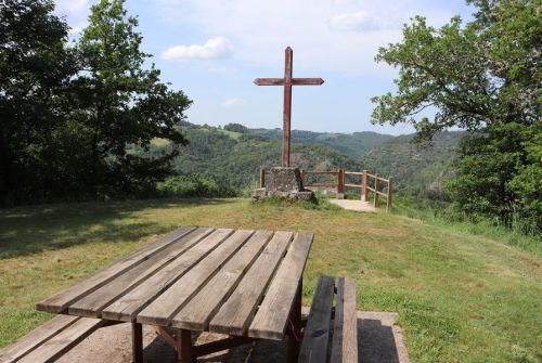 Aire de pique-nique - Belvédère de la Croix Rouge