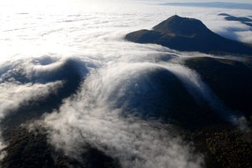 © Mer de nuages sur la Chaîne des Puys - J. Way - CD63