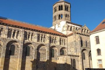 © GR® 300 : Chemin de Saint Michel - Comité FFRandonnée Puy-de-Dôme