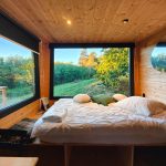 © Moose Tiny House Les Chaumes - Banquette avec vue - Moose