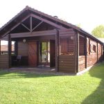 © Chalet 2 chambres - Camping Les Marins