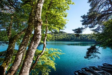© Le Lac Pavin - massif du Sancy (63) - David Frobert / Auvergne-Rhône-Alpes Tourisme